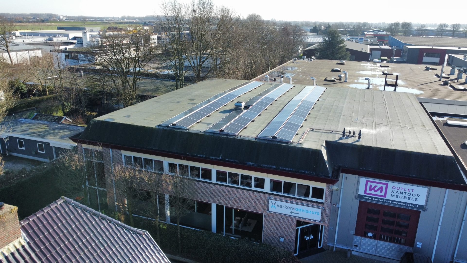 Zonnepanelen Bas kantoormeubelen